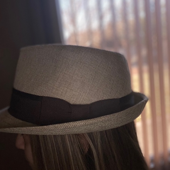 Hat - Picture 2 of 4